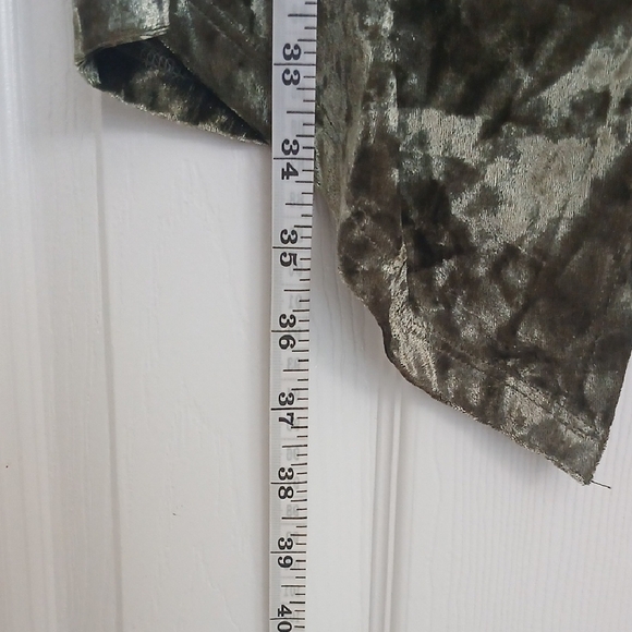 Love J Long Sleeve Velvet Dress in Green - Picture 7 of 7